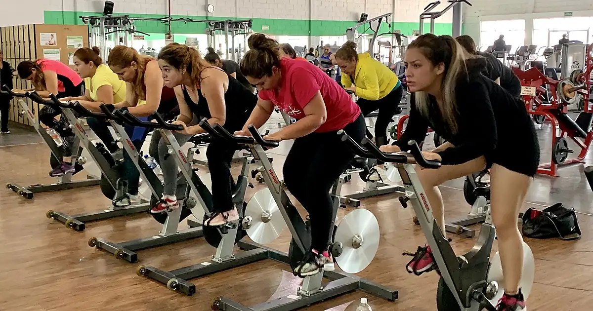 220 FIT & GYM