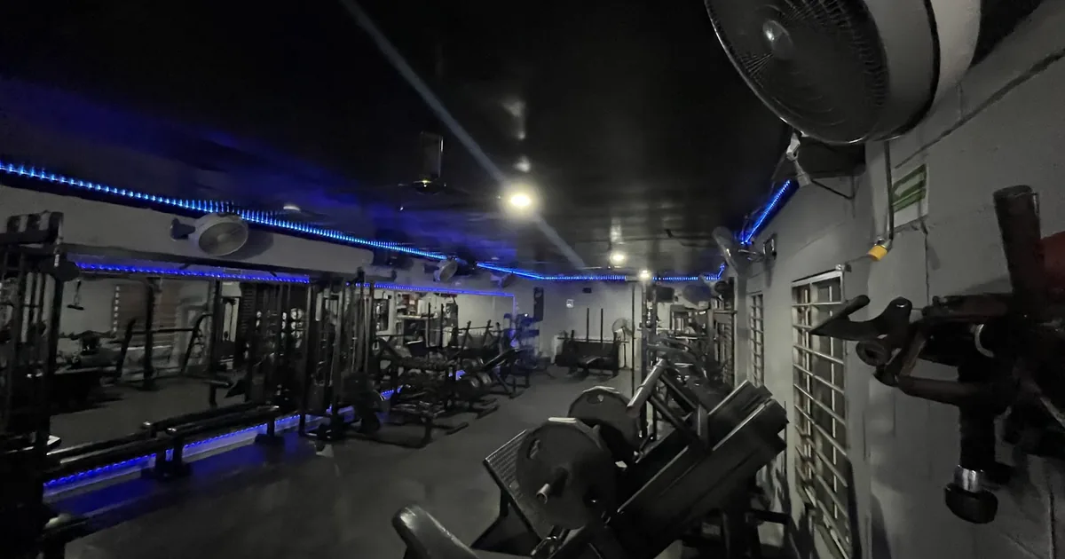 CHAMPIONS GYM