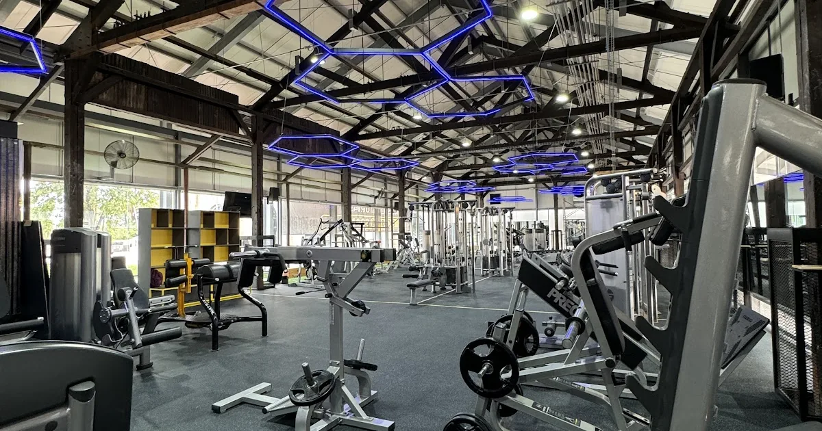 Gold’s Gym Tres Centurias