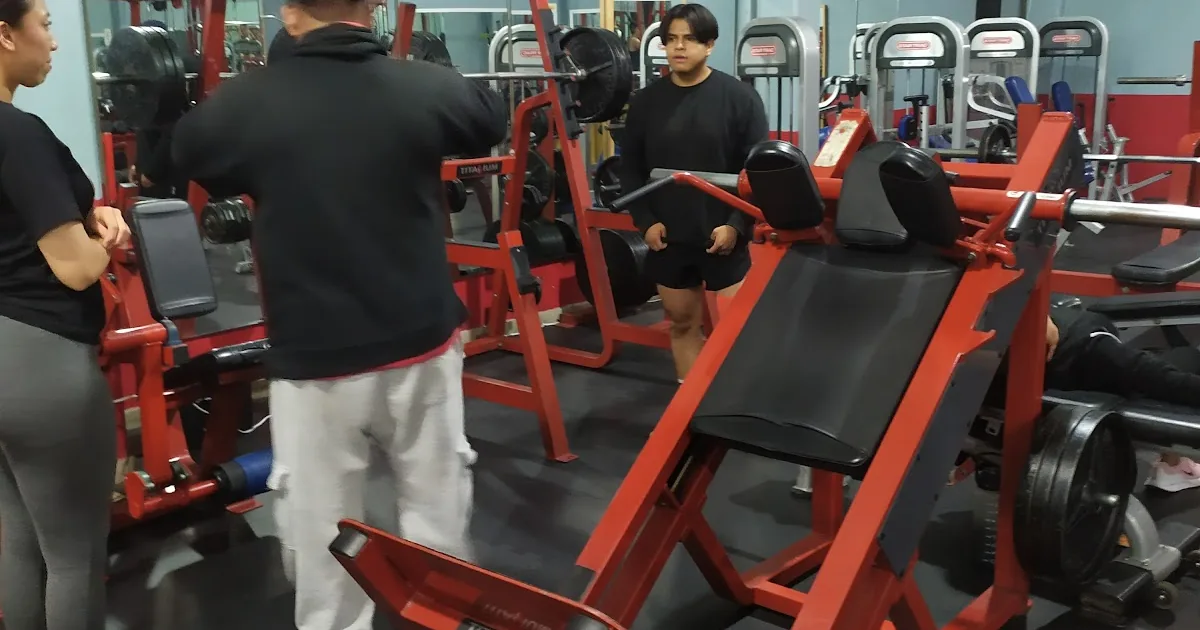 IRON MUSCLE GYM