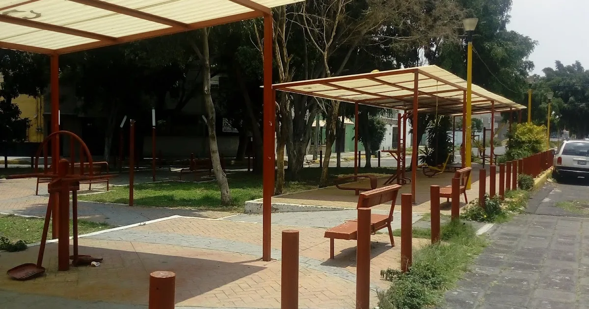 Gimnasio Urbano «Av. de los oficios».