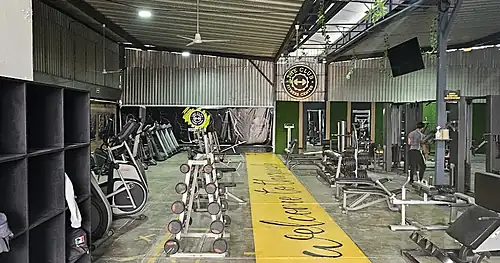 Santuario «Fitness Center», gimnasio en Colima, Colima