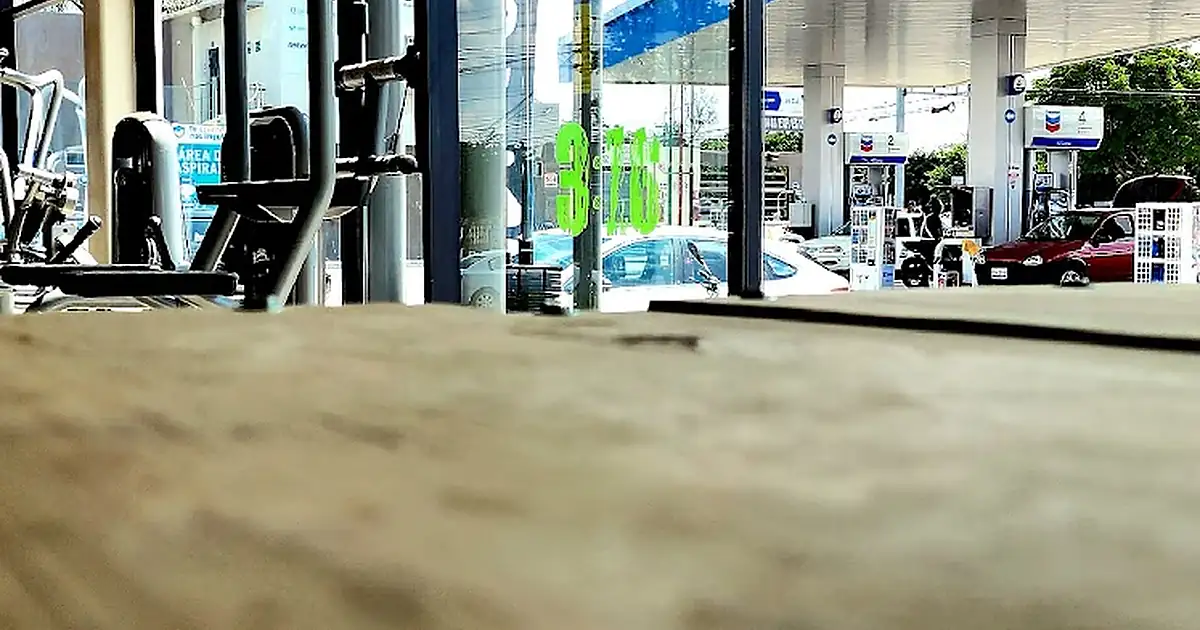 IRON GYM
