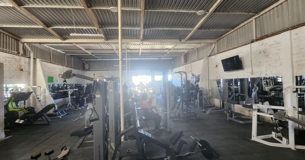 STRONG GYM CLUB