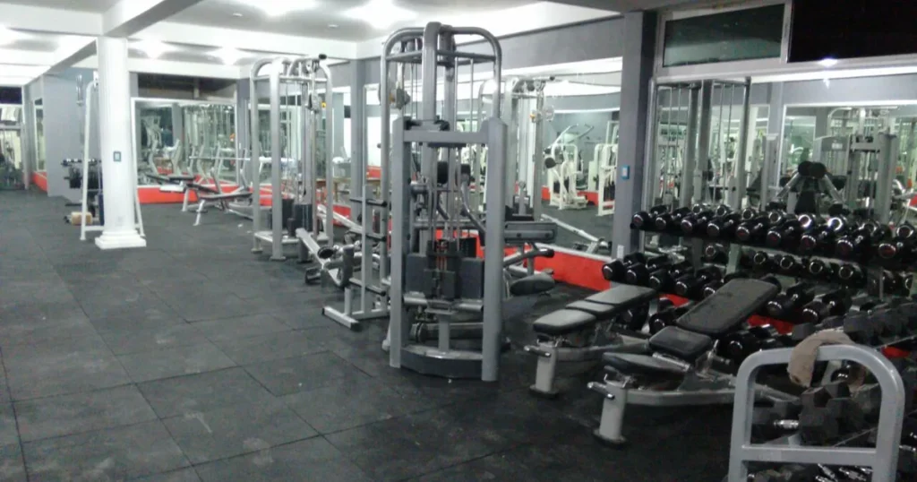 SPORT CLUB 300-GYM