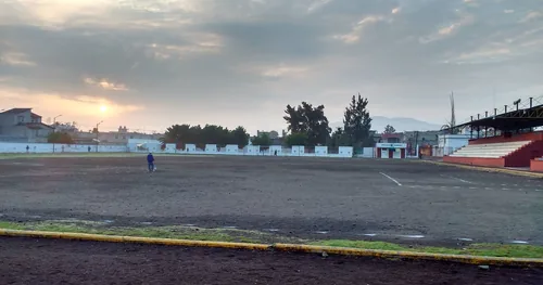 CLUB DEPORTIVO LA PAZ, gimnasio en La Paz, Estado de México