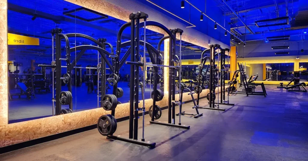 Gimnasio Smart Fit – Multiplaza Arboledas