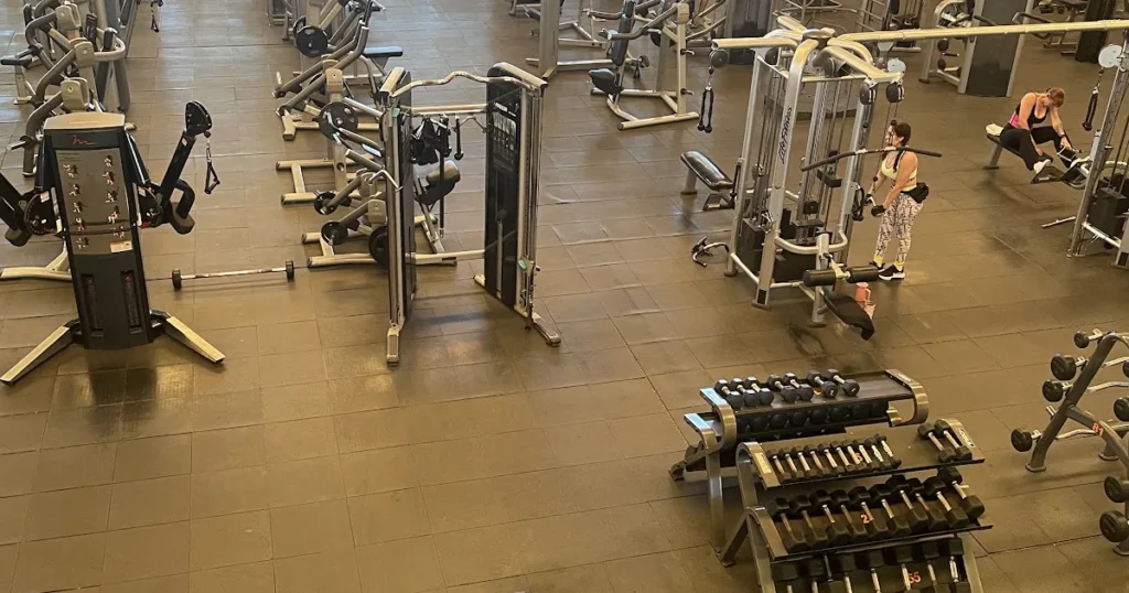 Life Gym Plaza Pop