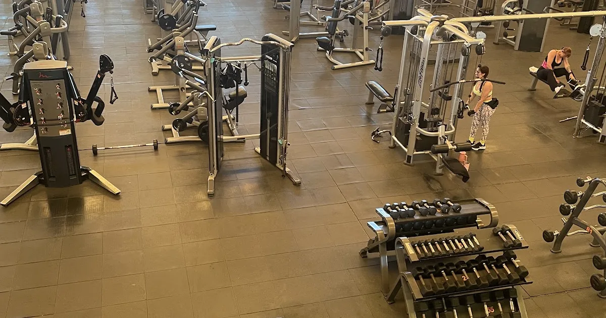 Life Gym Plaza Pop
