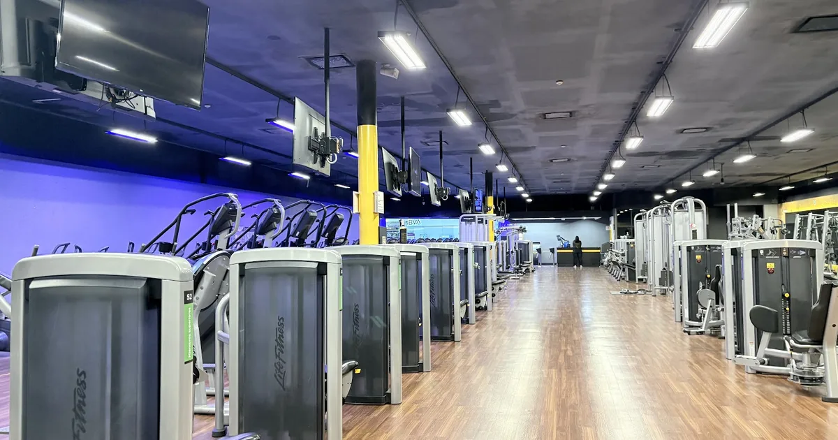 Gimnasio Smart Fit – Bernardo Quintana