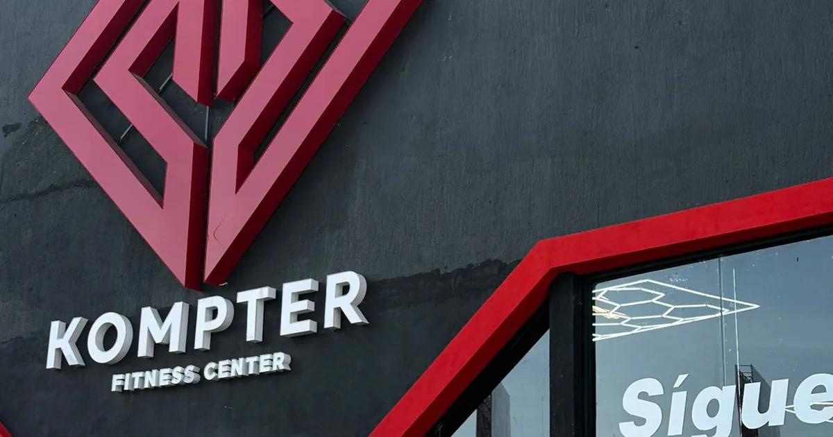 Kompter FC Plaza Crystal Puebla