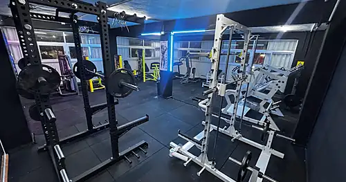 IRON GYM 30, gimnasio en Playa del Carmen, Quintana Roo