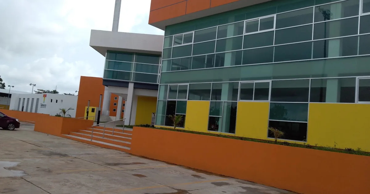 GIMNASIO POLIFUNCIONAL