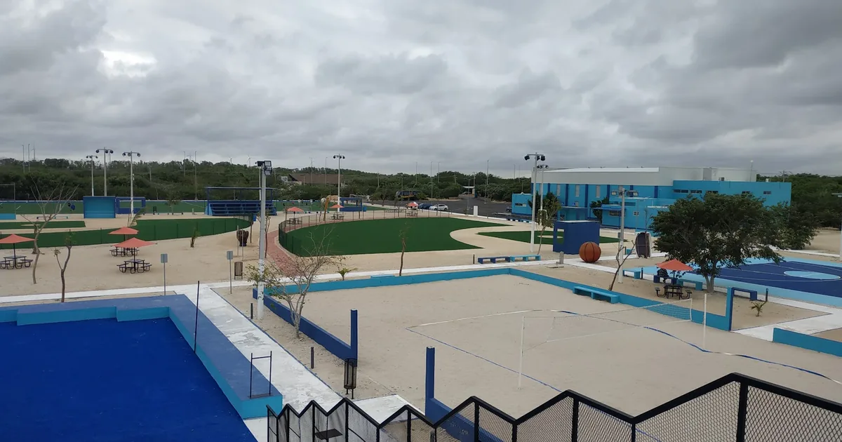 Unidad Deportiva Victor Cervera Pacheco